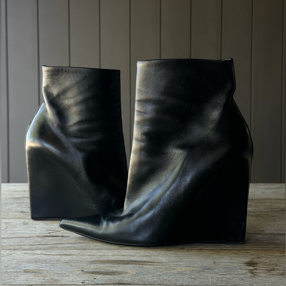 Balenciaga Ankle Leather Boots / Black / Size 39 - Picture 1 of 9